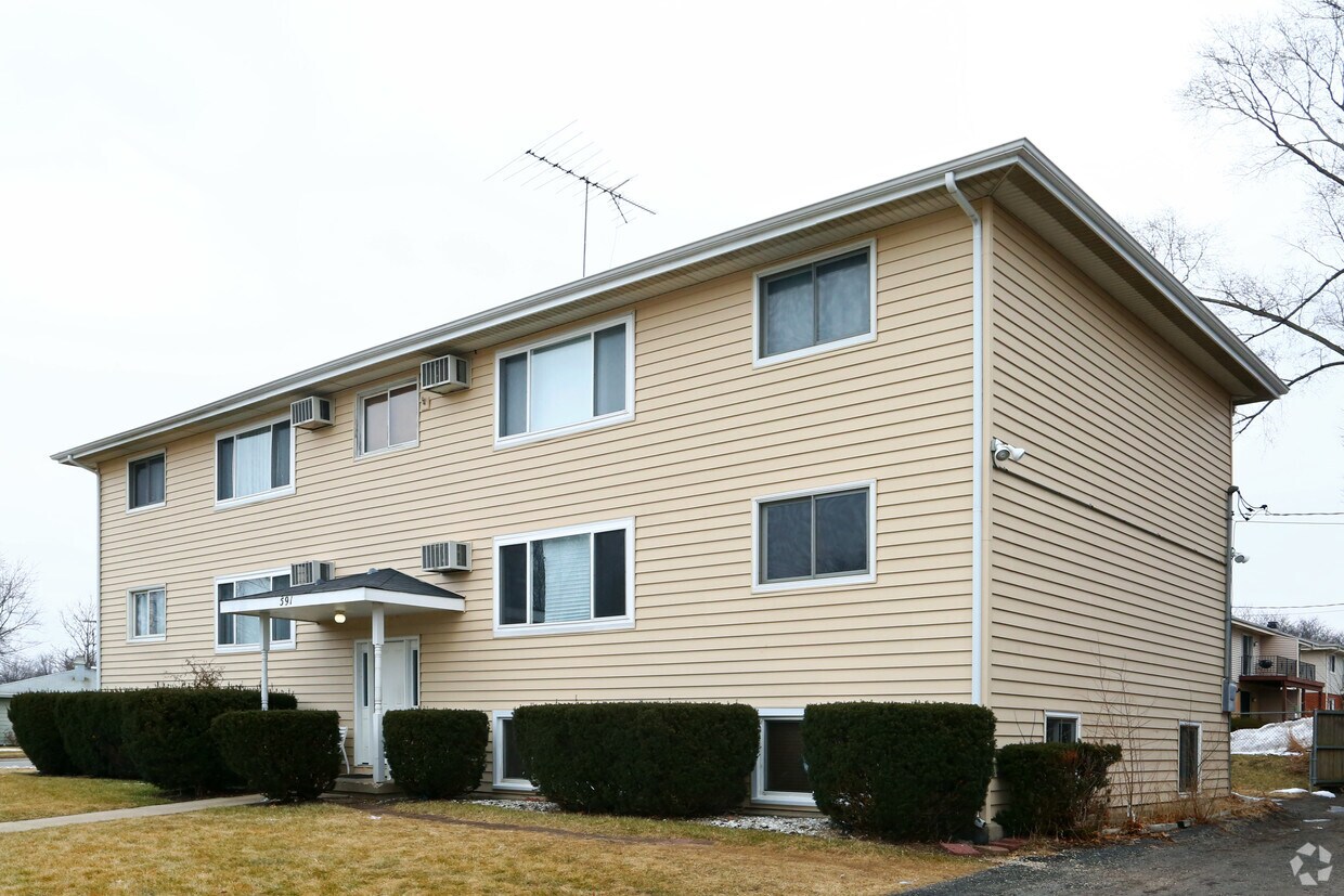 Primary Photo - 591 Hiawatha Dr