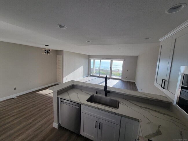 Foto del edificio - 821 Beach Front Dr