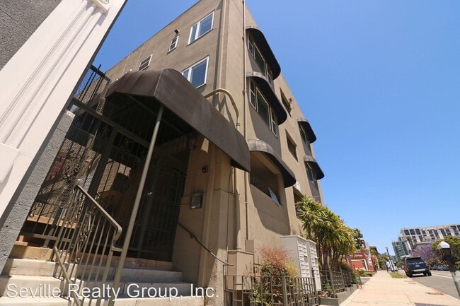 Building Photo - 2142 Fifth Ave