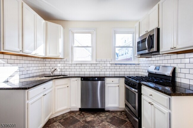 Foto del edificio - 11 Lewis St