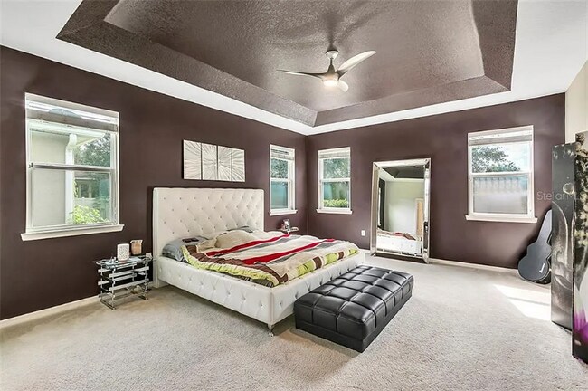 Foto del edificio - 11860 Thatcher Ave