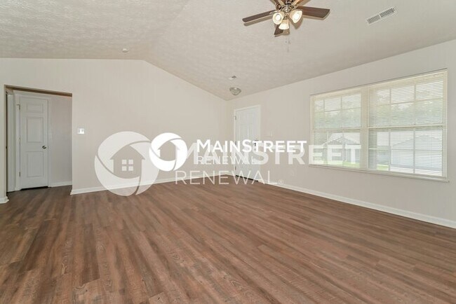 Foto del edificio - 3 Bedroom Pet-Friendly Home in KNOXVILLE, ...