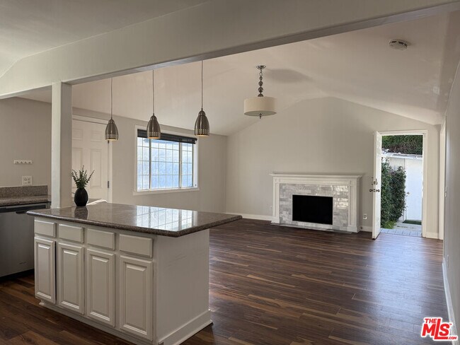 Foto del edificio - 2939 Oakhurst Ave