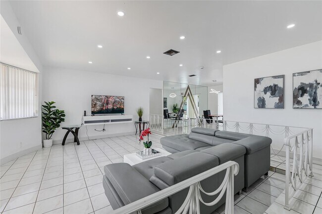 Foto del edificio - 5400 W Park Rd