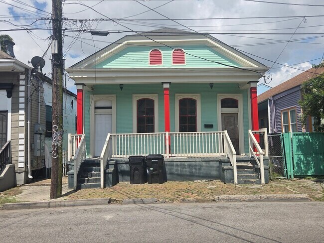Building Photo - 1356 Saint Anthony St