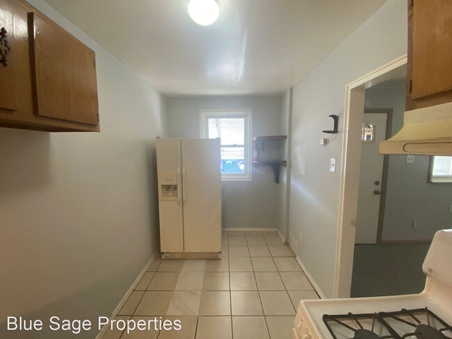 Building Photo - 2 br, 1 bath House - 917 Burnside Rd