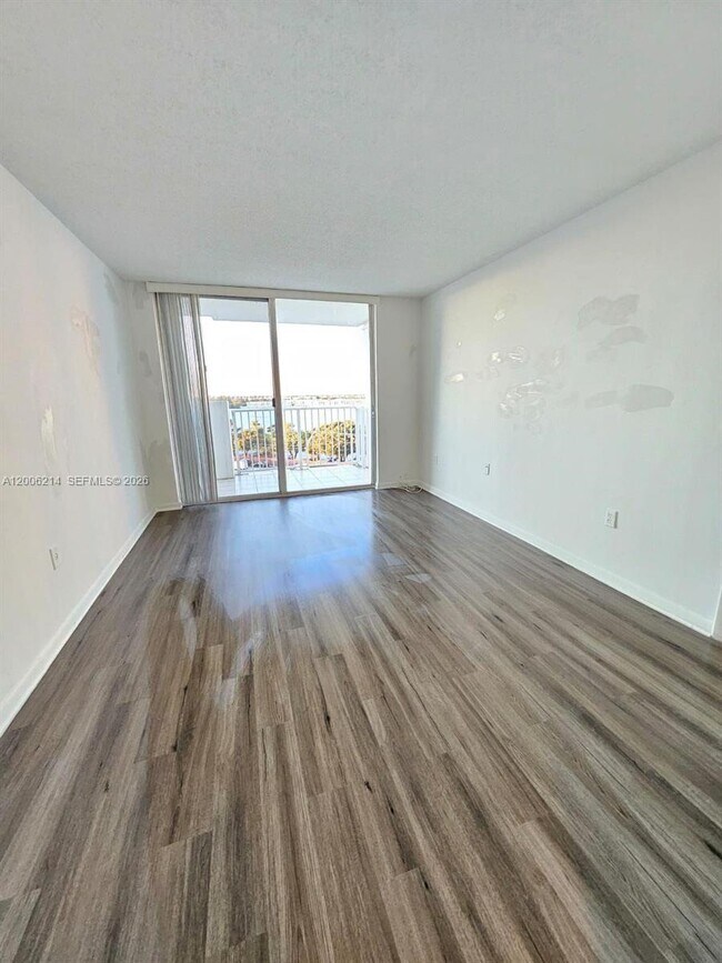 Foto del edificio - 1200 NE Miami Gardens Dr