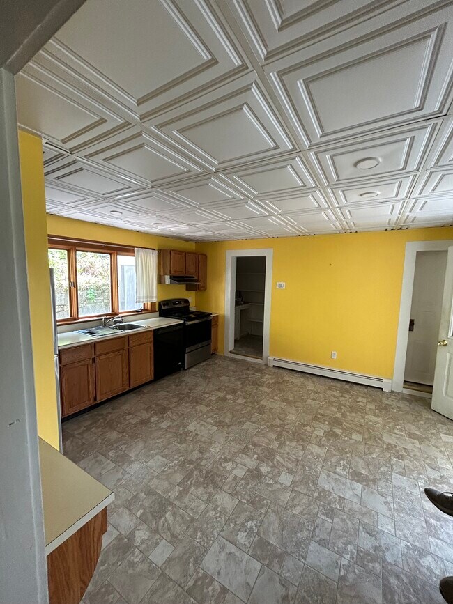 Building Photo - 30 Granite St
