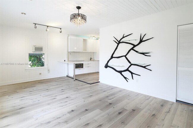 Foto del edificio - 1111 SW 11th St
