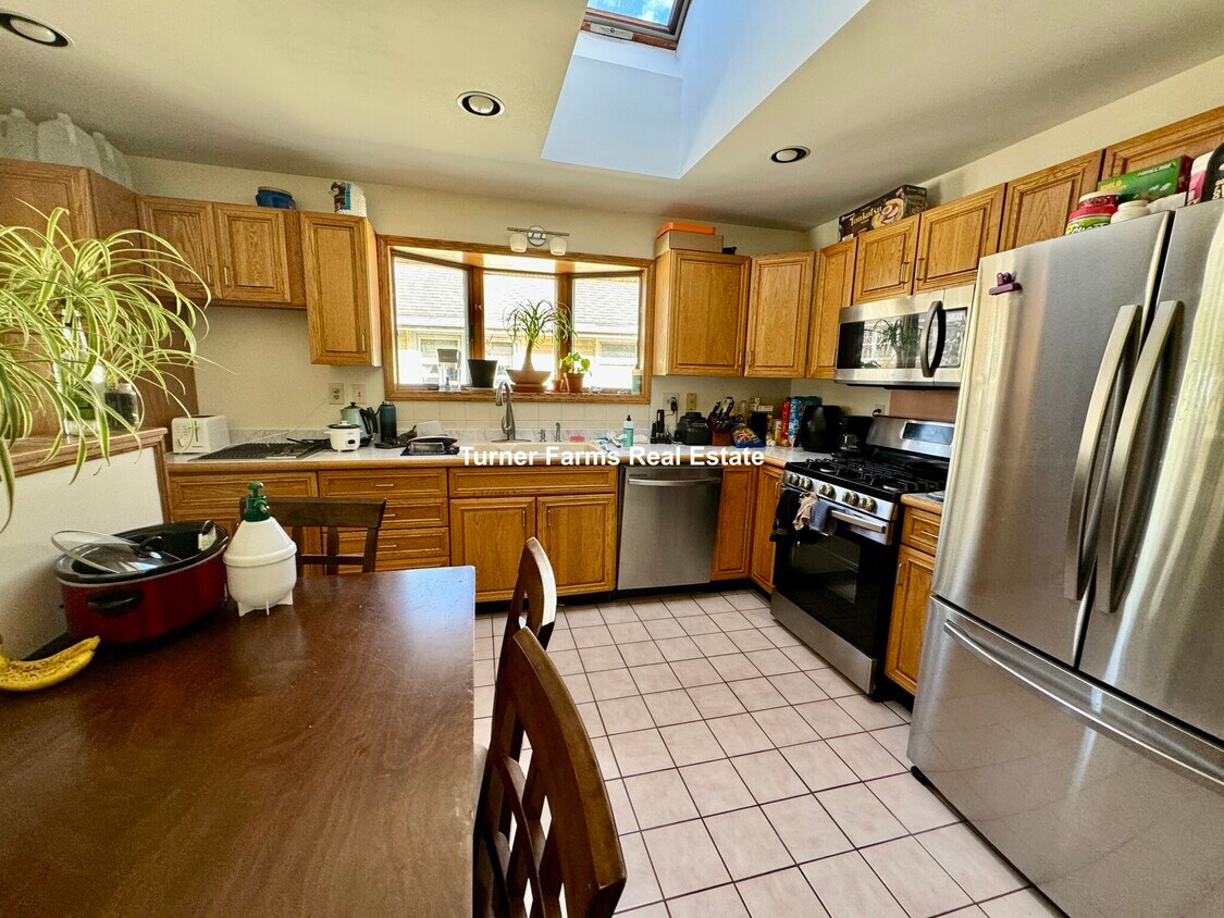 Primary Photo - 27 Murray Hill Rd