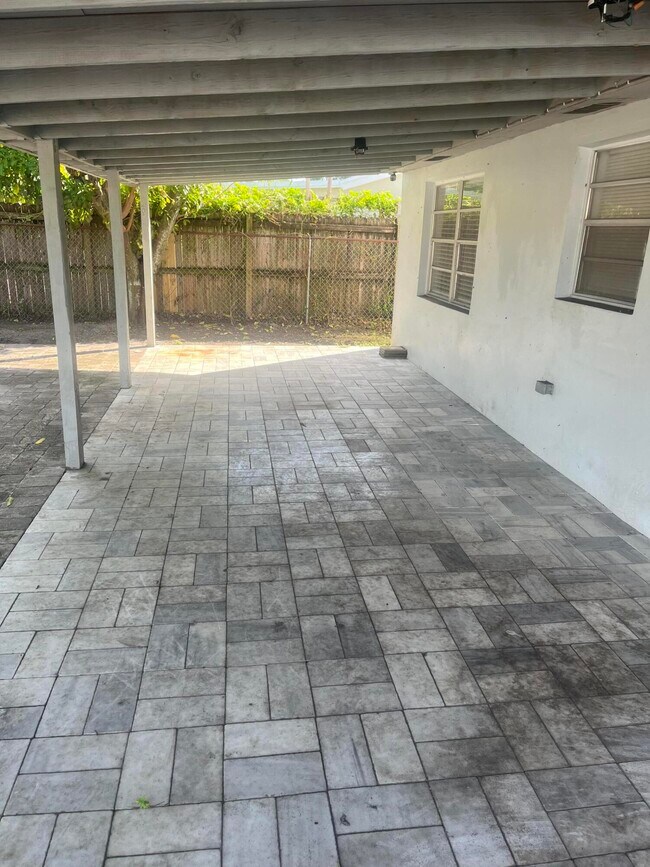 Foto del edificio - 5706 Candlewood St