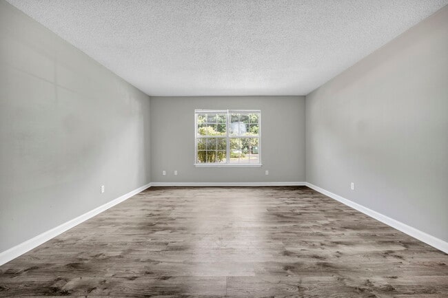 Building Photo - Bridle Ridge Apartments
