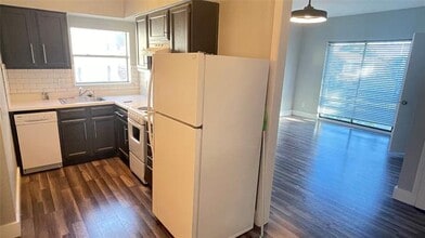 Building Photo - 5837 Velasco Ave