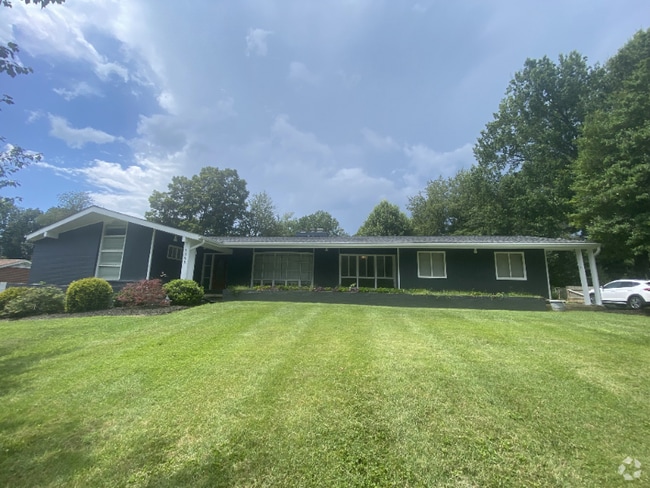Building Photo - 1301 Hollins Rd