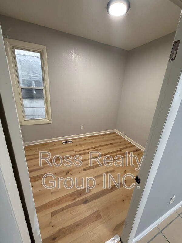 Building Photo - 1328 Moore St