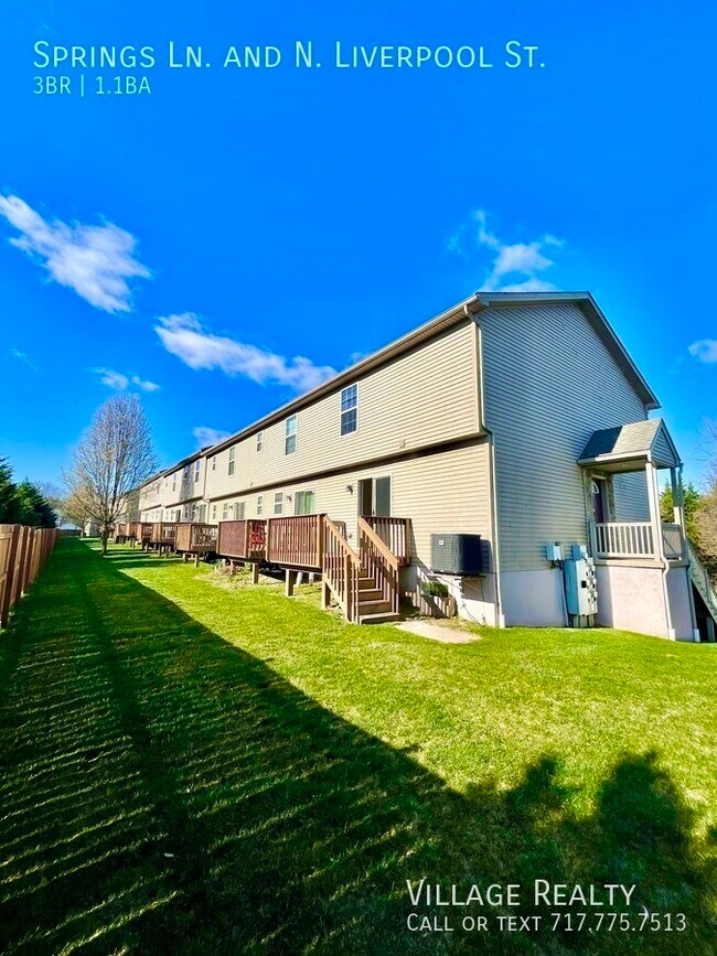 Foto del edificio - Large 3-Bed, END-unit townhome with 2-car ...