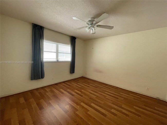 Foto del edificio - 1300 N 17th Ave