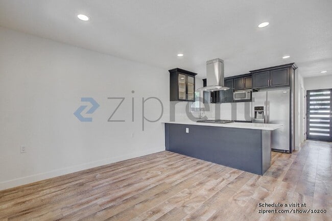 Building Photo - Unit