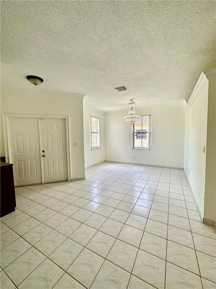 Foto del edificio - 7470 NW 1st Pl