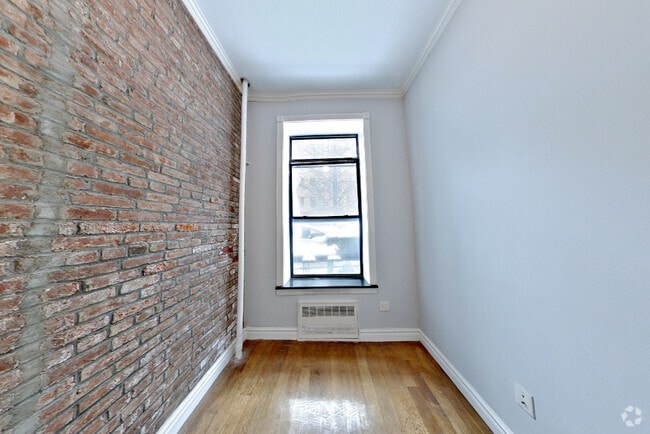 Building Photo - 424 W 51st St