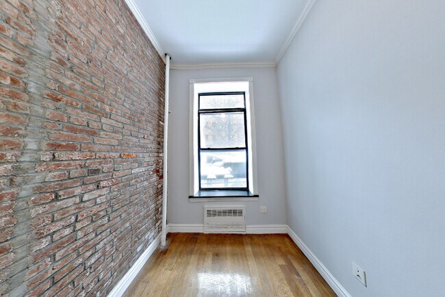 Foto del edificio - 420 W 51st St