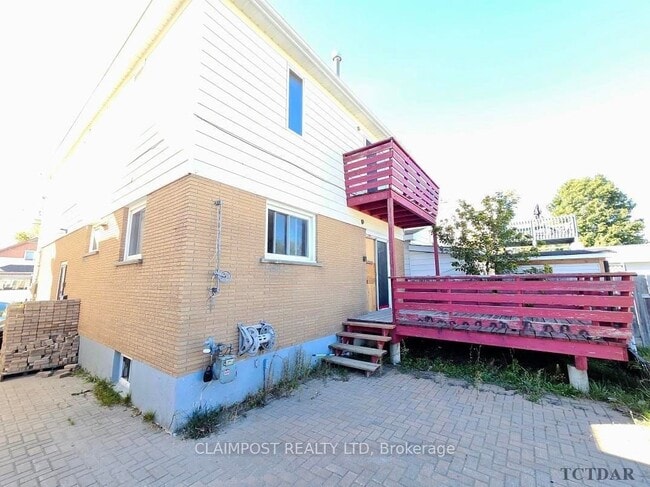 Building Photo - Spacious 3 Bedroom Detached Home – $2,249/...