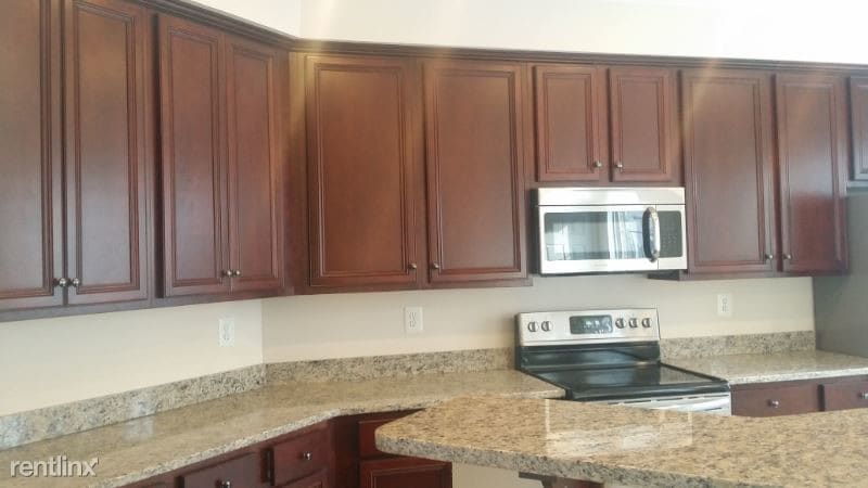 Primary Photo - 4 br, 3.5 bath Townhome - 877 Ryan St