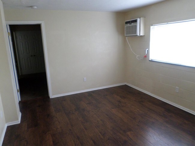 Building Photo - 2410 SW 59th St