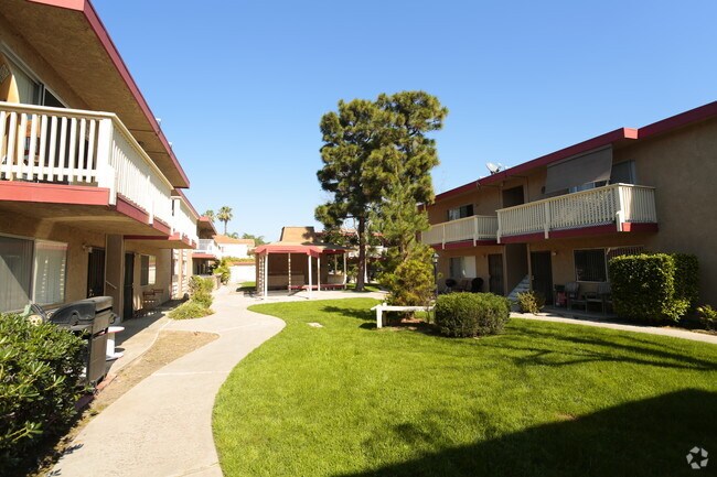 Foto del edificio - 7661 Garfield Ave