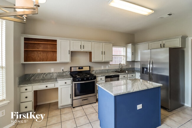 Building Photo - 7782 Park Downs Dr