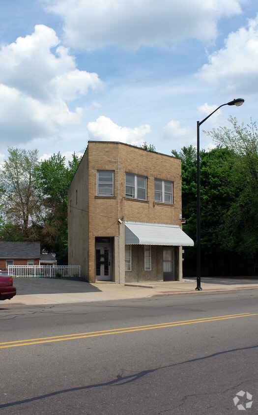 Building Photo - 363-365 E Cuyahoga Falls Ave