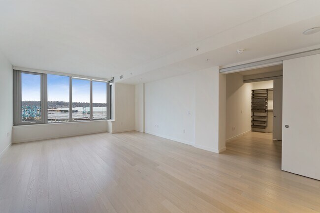 Foto del edificio - 590 1st Ave S