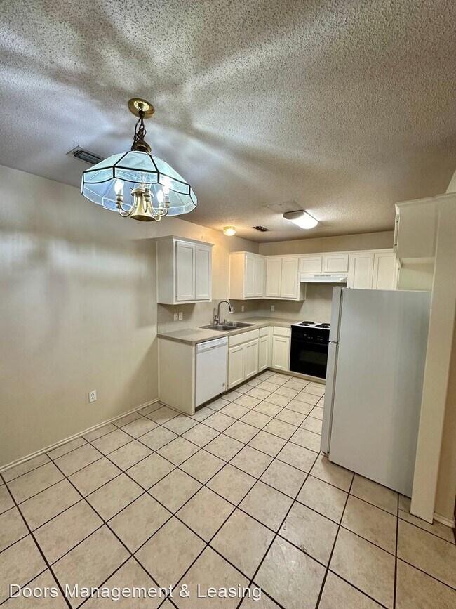 Foto del edificio - 3 br, 2 bath House - 222 Grover Avenue