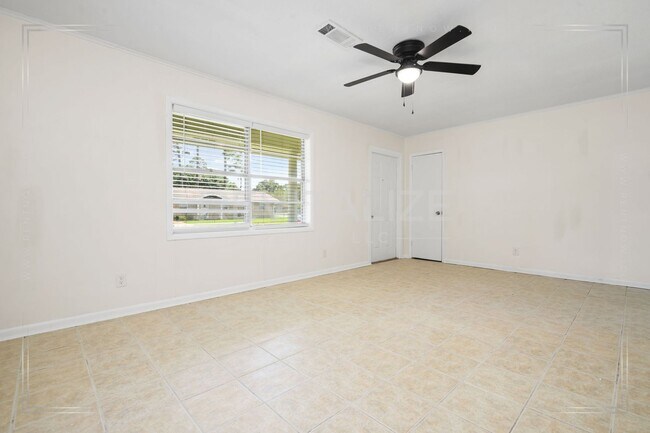 Building Photo - 2531 W David Dr