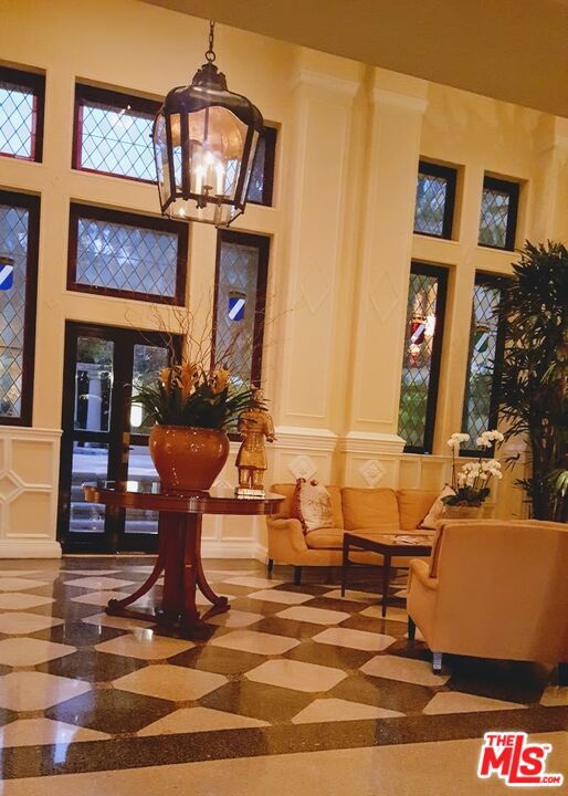 Foto del edificio - 316 N Rossmore Ave