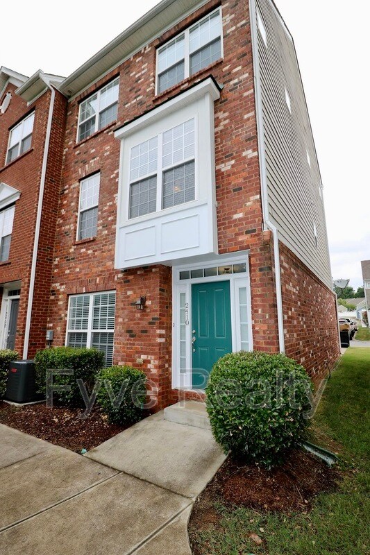 Foto principal - 2410 Anson Ln