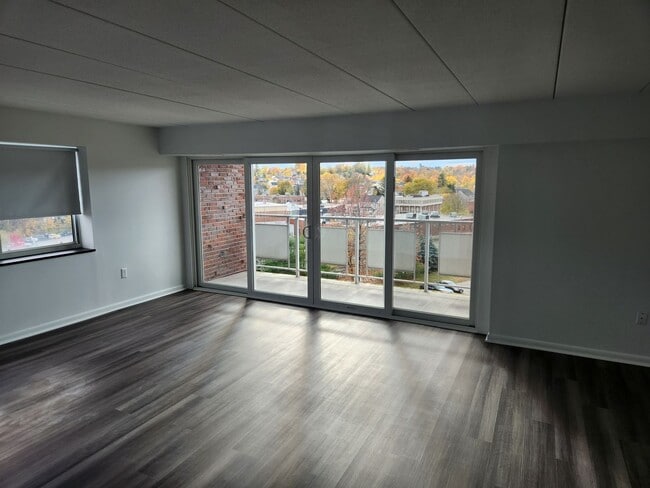 Hill Estates 2 bedroom 2 Bath in Belmont a... - Hill Estates 2 bedroom 2 Bath in Belmont a... House