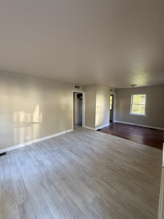 Building Photo - 3654 Yale Ave