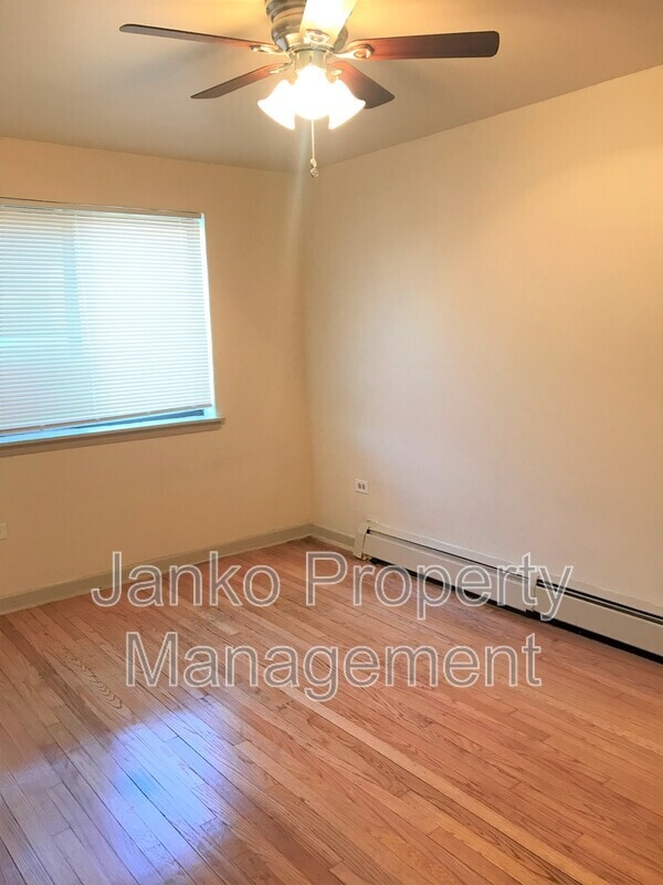 Building Photo - 2108 S 17th Ave