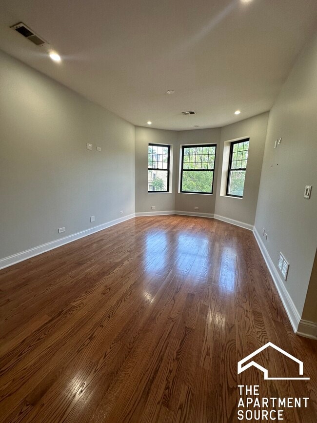 Building Photo - 4336 S Indiana Ave