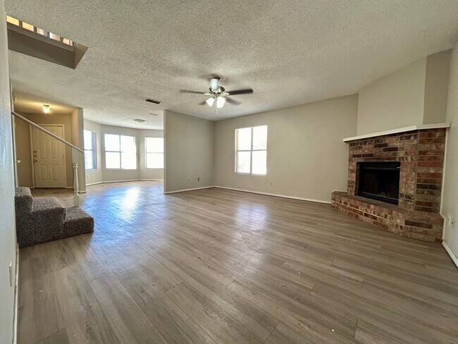 Foto del edificio - Two Story Home Near 4th & Frankford - Clos...