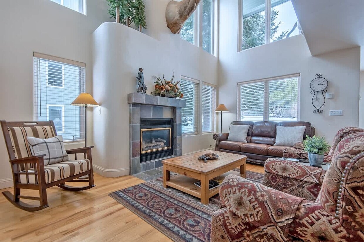 Foto principal - 532 Shadow Brook Ln
