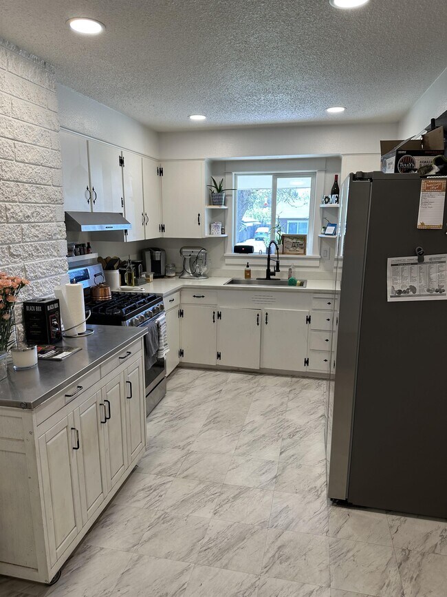 Foto del edificio - 575 Bush St