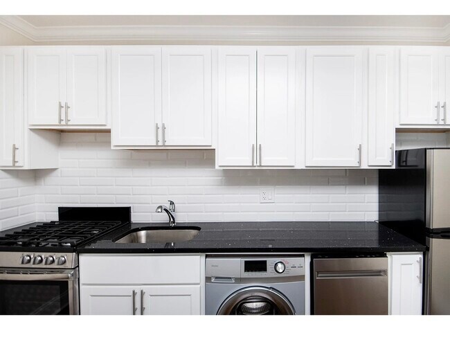 Building Photo - 918 Green Bay Rd