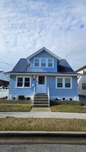 Building Photo - 112 E 25th Ave