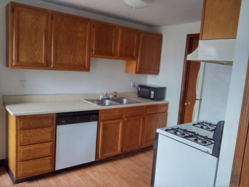 625 Francis St Unit 4, Joliet, IL 60432 Room for Rent in Joliet, IL