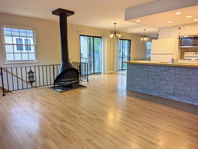 Building Photo - 2133 N Ginger Creek Dr