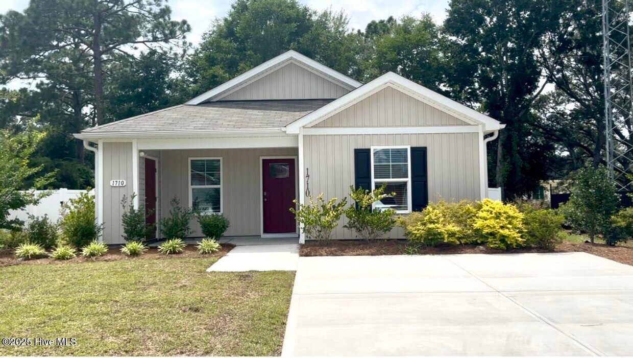 Foto principal - 1710 Whispering Pine St SW