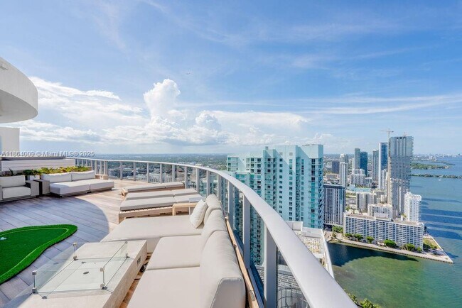 Foto del edificio - 488 NE 18th St