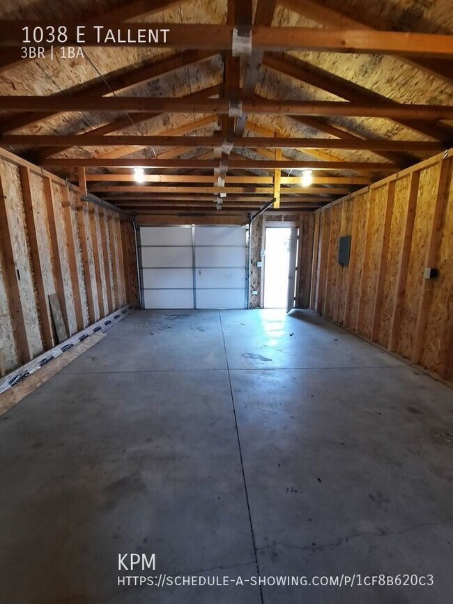 Building Photo - 1038 E Tallent-